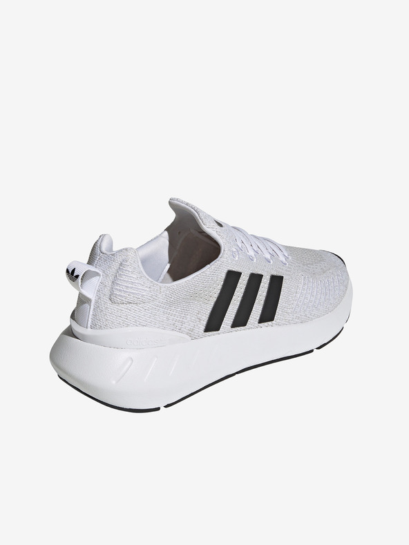 adidas Originals Swift Run 22 Sneakers
