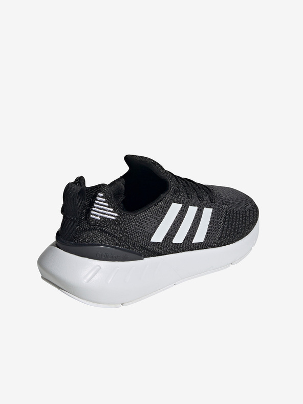 adidas Originals Черни дамски маратонки adidas Originals Swift Run 22
