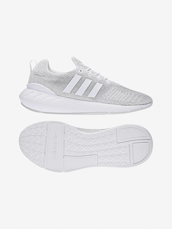 adidas Originals Swift Run 22 Sneakers