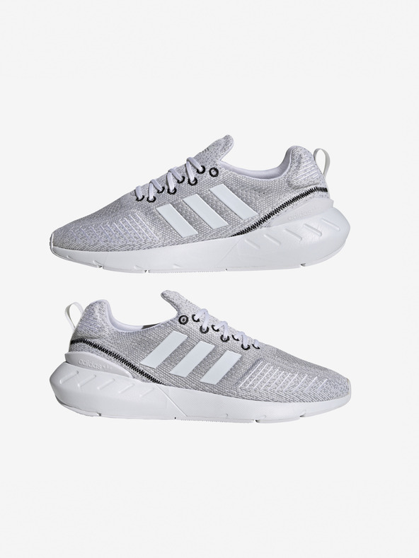 adidas Originals Swift Run 22 Sneakers