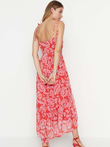 Trendyol Червена флорална миди рокля с презрамки Trendyol
