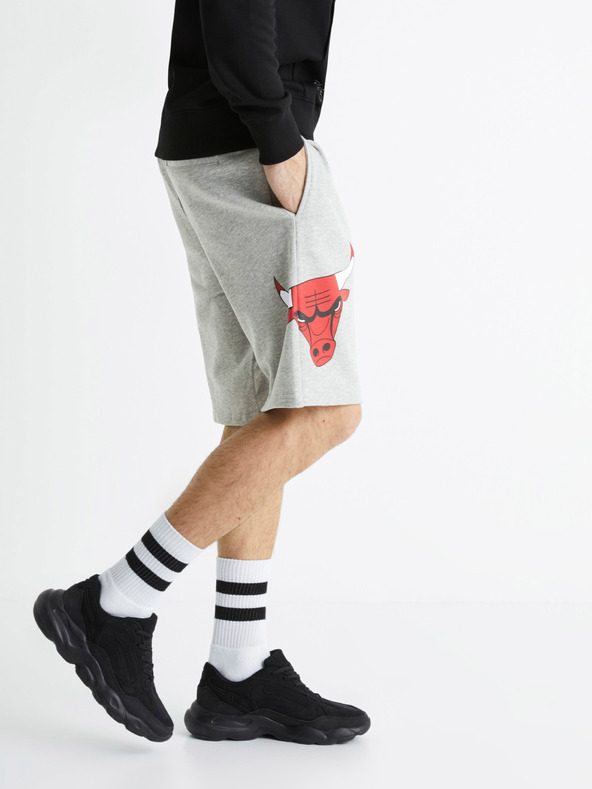 Celio Сиви спортни къси панталони Celio NBA Chicago Bulls
