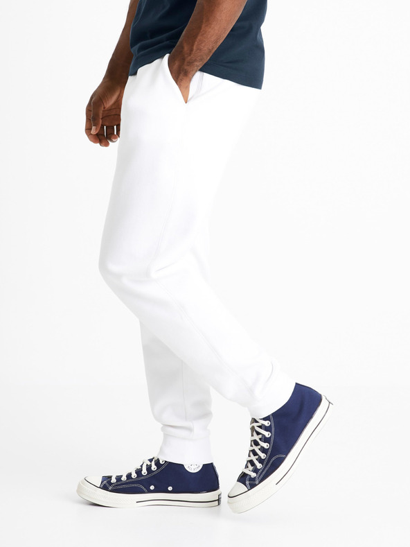 Celio Бели спортни панталони за джогинг Celio Vojoggie