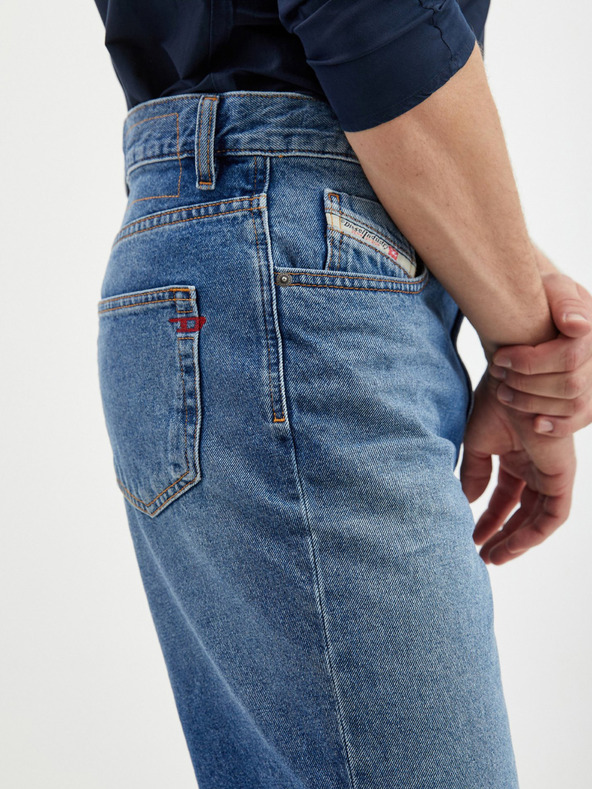 Diesel Мъжки къси панталони от деним в синьо Diesel