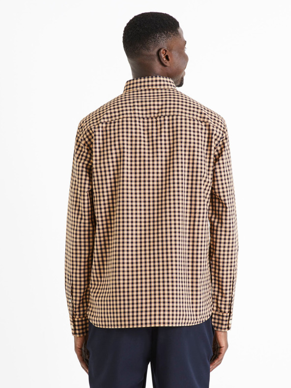 Celio Dakaris Риза