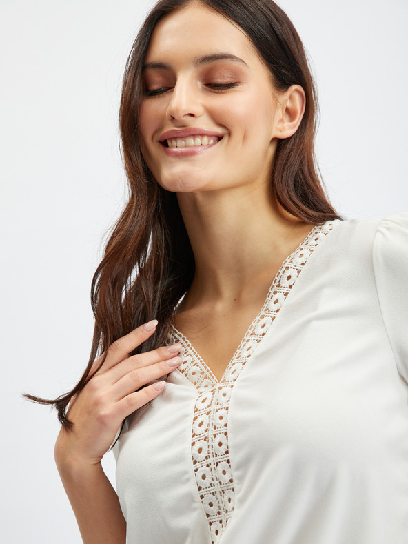 Orsay Бяла дамска тениска с декоративни детайли ORSAY