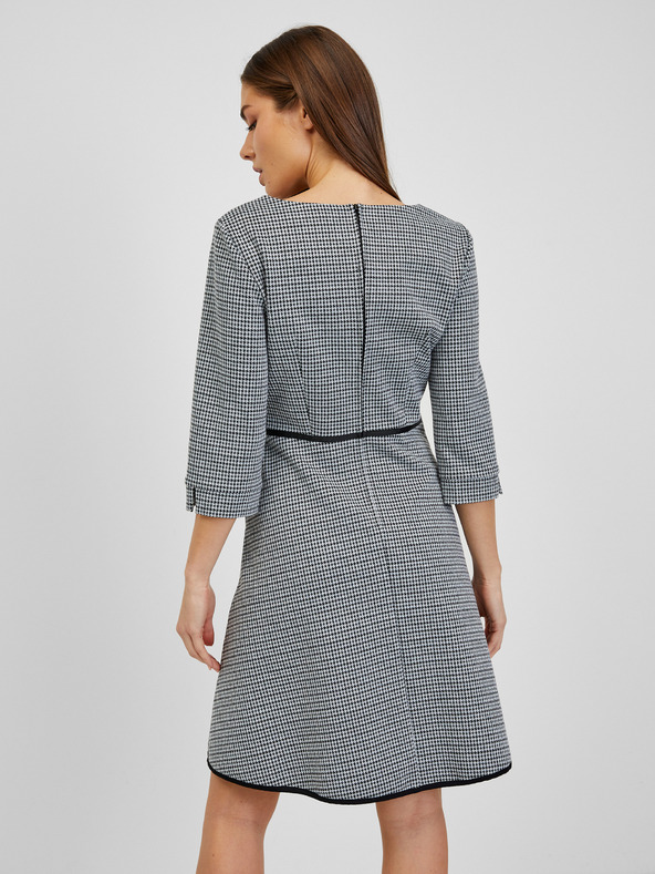 Orsay Бяло-черна дамска рокля с десен ORSAY