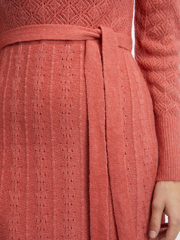 Orsay Дамска рокля-пуловер в цвят брик с примес на вълна ORSAY