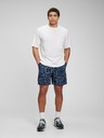 GAP Памучни къси панталони с синя тискография GAP