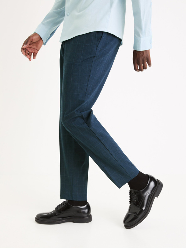 Celio Тъмно сини мъжки карирани панталони с изрязани крачоли Celio Gochecko