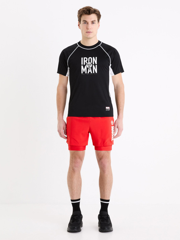 Celio Червени спортни шорти Celio Marvel - Iron Man