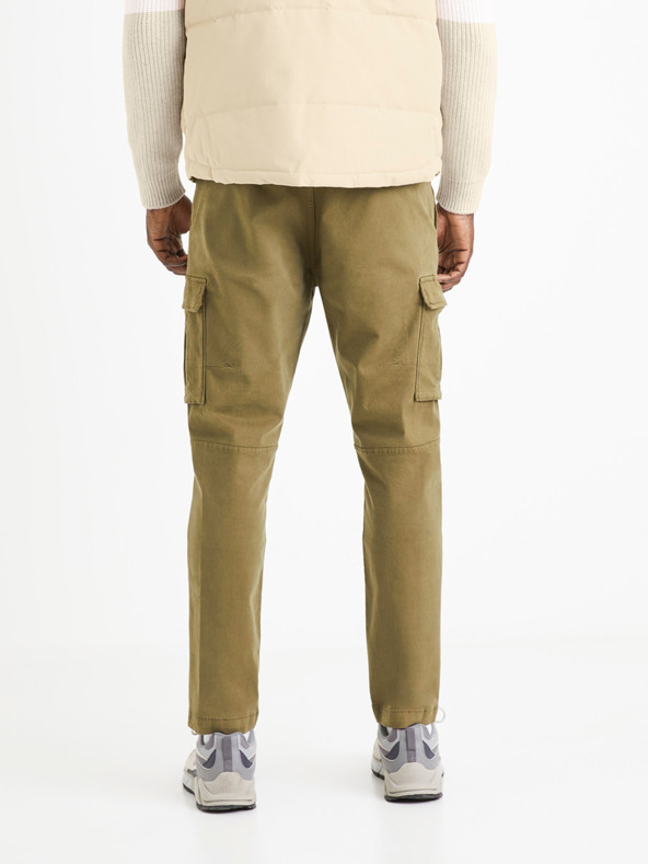 Celio Мъжки панталони Celio Volcan в цвят каки