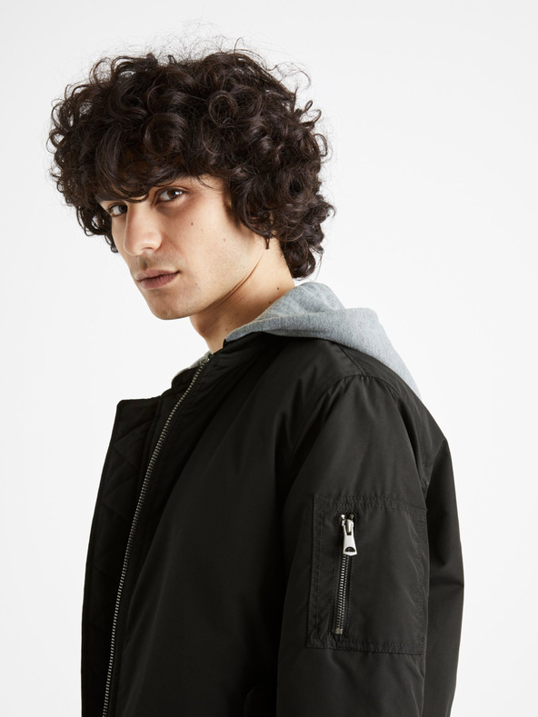 Celio Черен мъжки бомбър с качулка Celio Cujameshoo