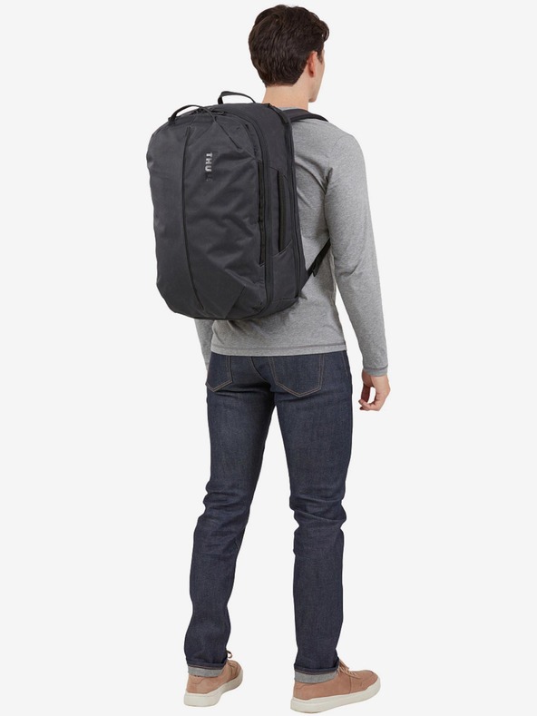 Thule Черна пътническа раница Thule Aion 40 л