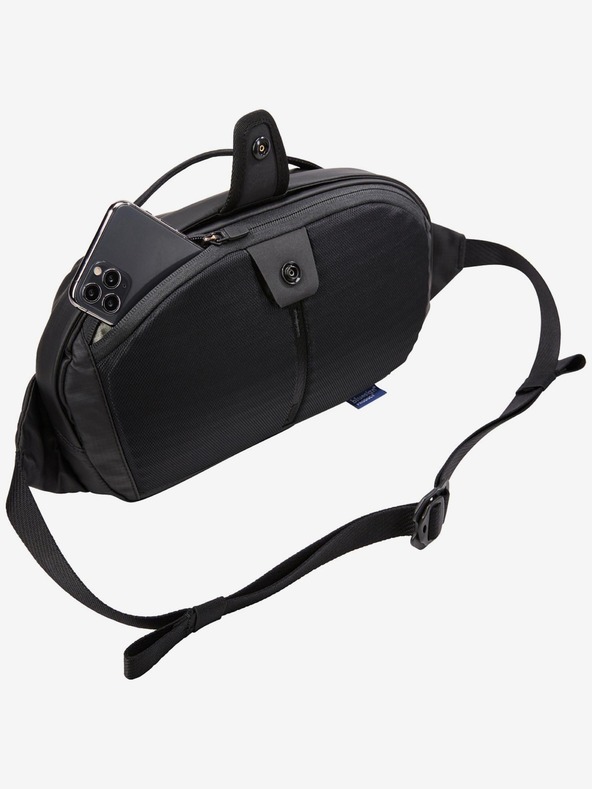 Thule Черна мъжка чанта за рамо Thule Tact 5L