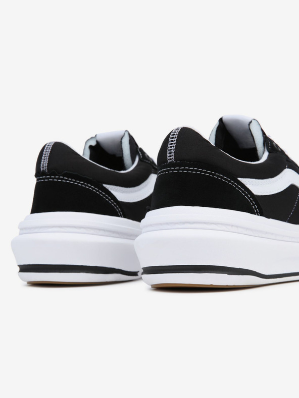 Vans Черни дамски маратонки с велурени детайли VANS