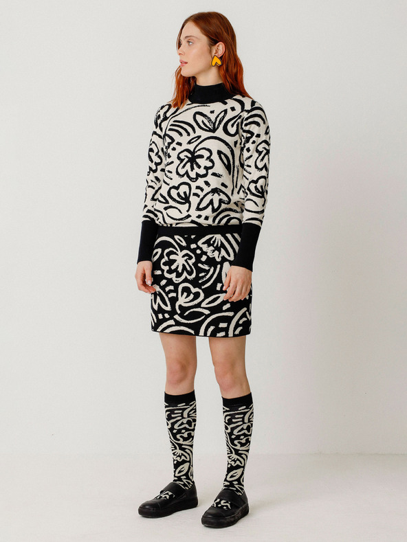 SKFK SKFK Suéter Dunixe Женски пуловер с цветя в черно и кремаво