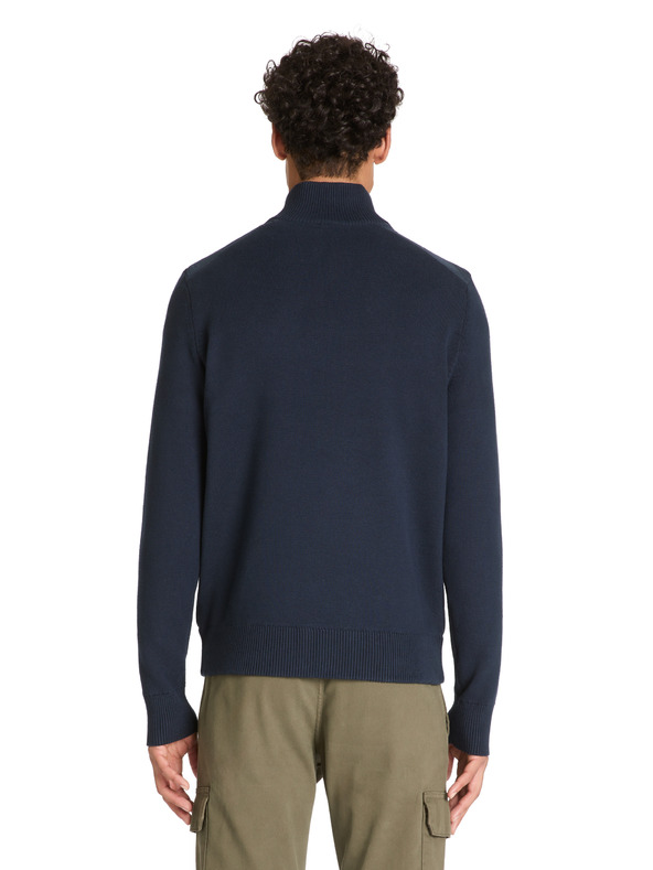 Celio Яке Jergus с яка