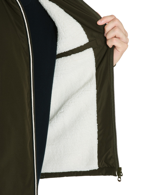 Celio Яке Justorm Celio