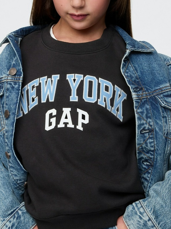 GAP Бебешки суитшърт с голям размер и лого GAP