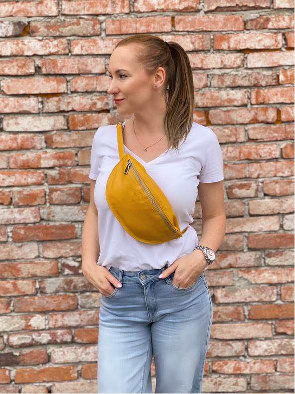 Elega Жълта Дамска чанта ELEGA Cammie от естествена кожа с бъбрек