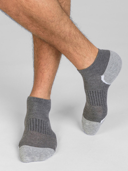DIM Комплект от три чифта мъжки спортни чорапи в сиво Dim SPORT IN-SHOE 3x