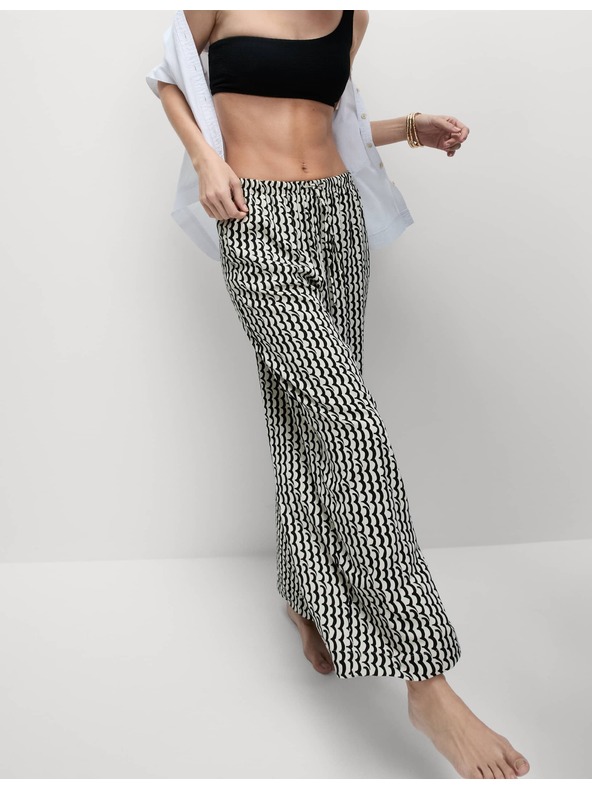 Marks & Spencer Геометрична широка пола-панталон Marks & Spencer в черно