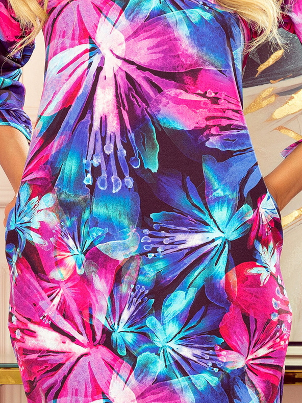 numoco Удобна рокля oversize - сини и розови цветя Numoco