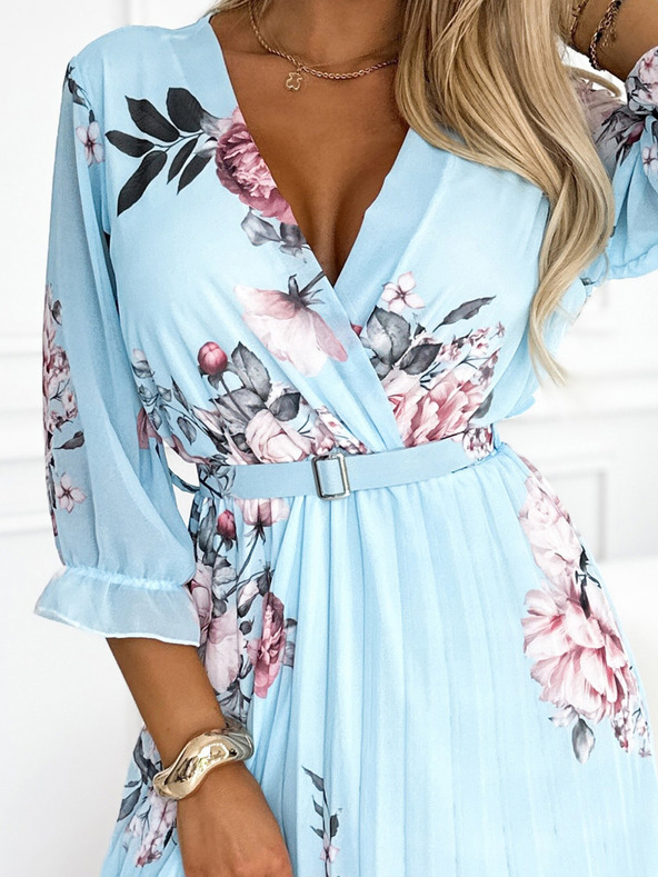 numoco Плисирана миди рокля с деколте и колан - роза на син фон Numoco YUNA