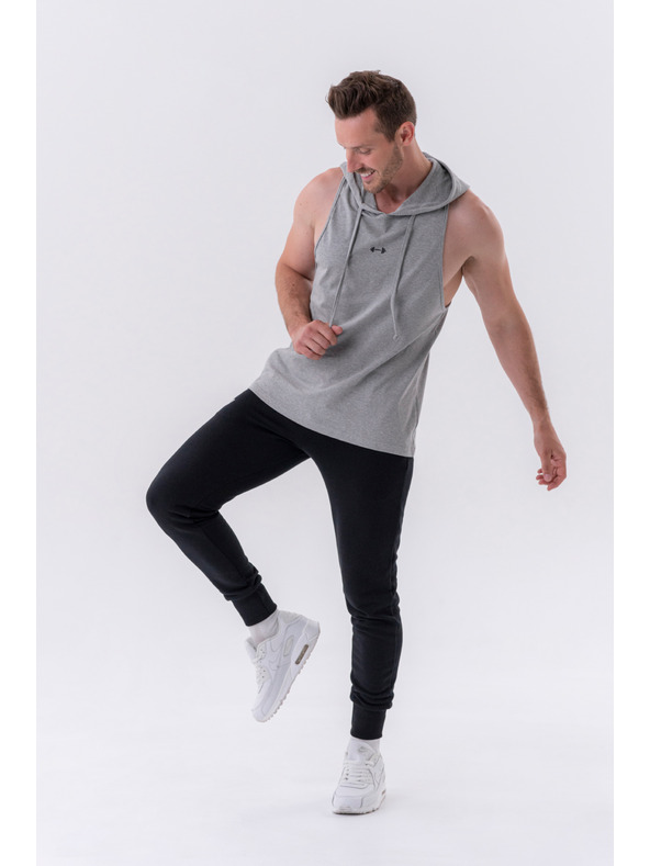 Nebbia Фитнес тениска с качулка 323 Nebbia