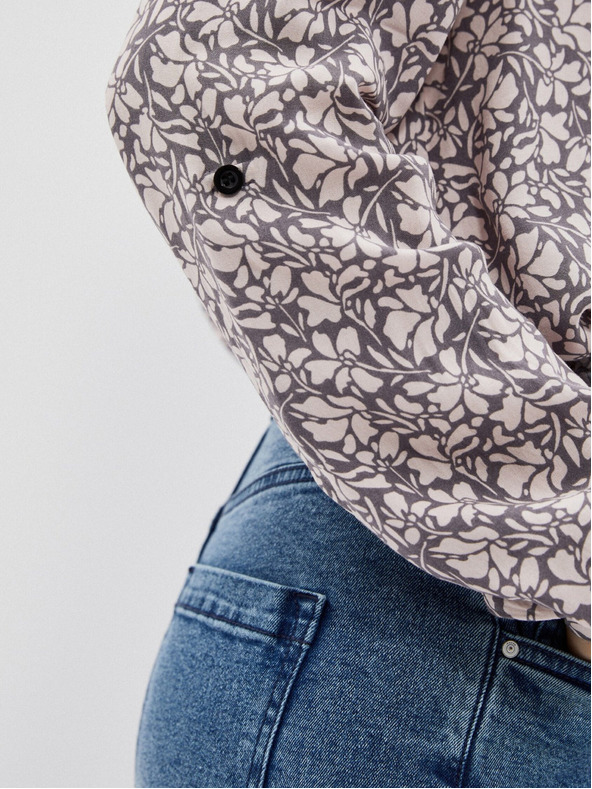 Moodo Бяла и сива дамска риза с шарки Moodo