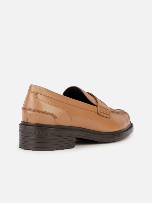 Geox Светлокафяви дамски мокасини Walk Pleasure на Geox