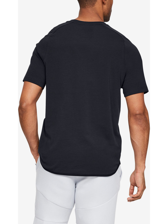 Under Armour T-shirt