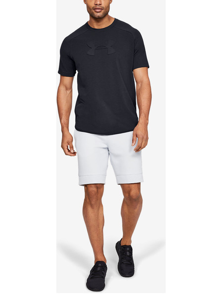 Under Armour T-shirt