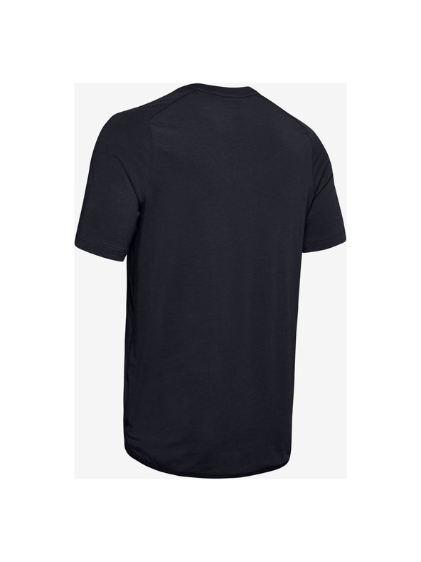 Under Armour T-shirt